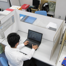 画像をギャラリービューアに読み込む, オフィス向けダンボールパーテーション ダンパ2.0(白 窓あり)