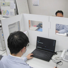 画像をギャラリービューアに読み込む, オフィス向けデスク用ダンボールパーテーション(白 窓あり)